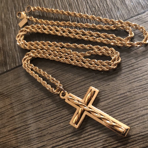 14kt Gold Plated Diamond Cut Rope Chain & Cross - Picture 2 of 16